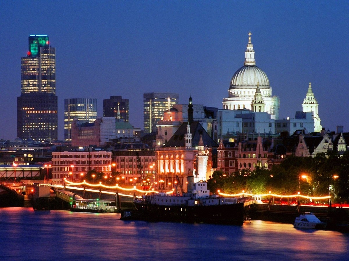 картинка Фотообои вечерний Лондон с видом на корабльот интернет-магазина Фотомили