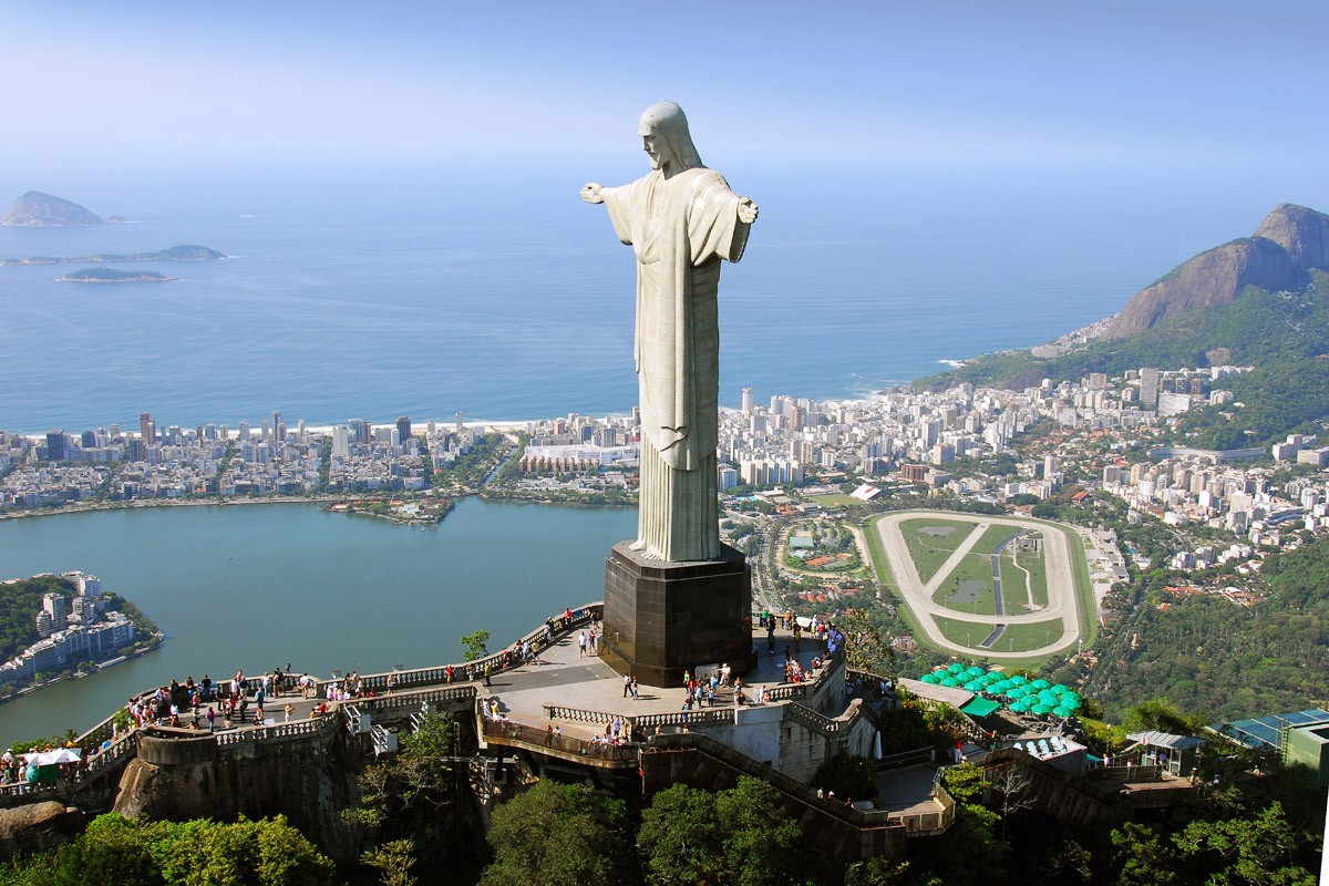 картинка Фотообои статуя Христа-Искупителя в Рио-де-Жанейроот интернет-магазина Фотомили
