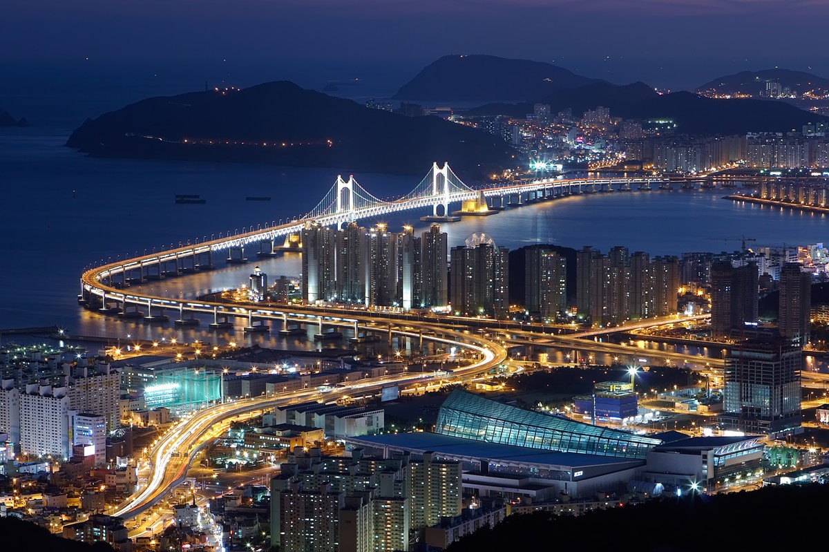 картинка Фотообои вид ночью на мост Кванан Пусан в Южной Корееот интернет-магазина Фотомили