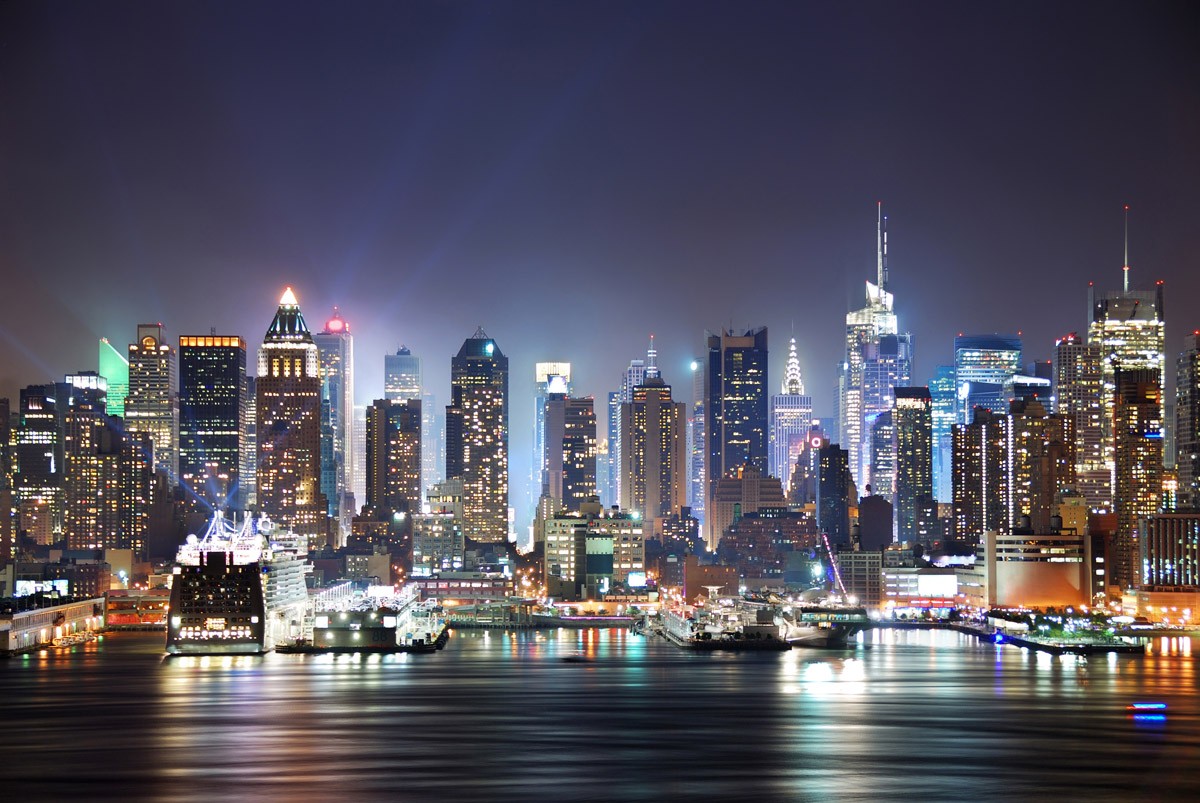 картинка Фотообои крупнейший город США Нью Йорк с видом на причал и небоскребыот интернет-магазина Фотомили