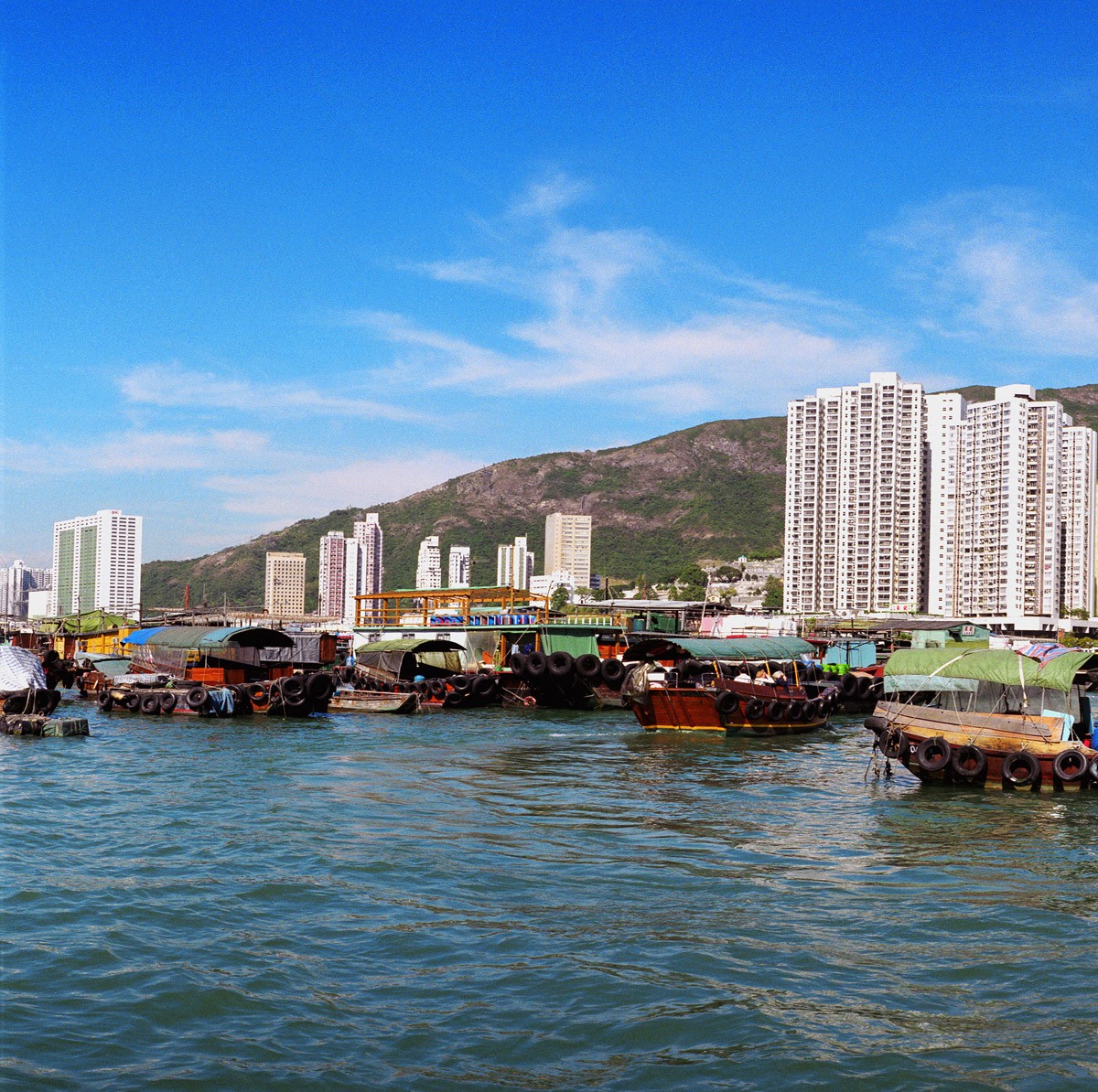 картинка Фотообои город Гонконг вид с водыот интернет-магазина Фотомили
