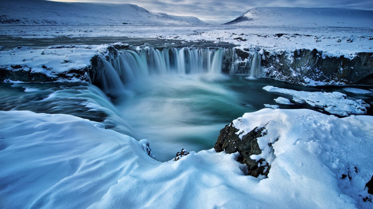 картинка Фотообои Годафосс водопад в Исландии зимойот интернет-магазина Фотомили