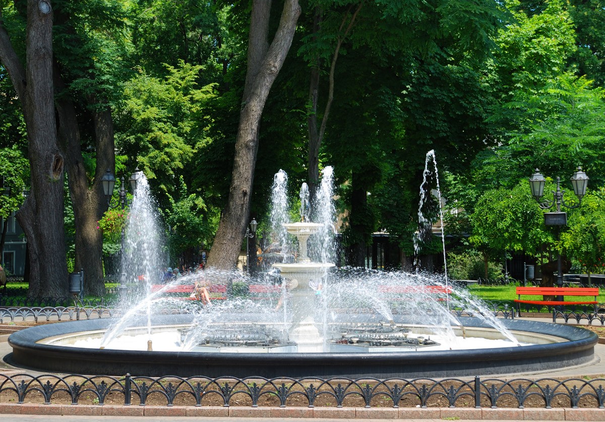 картинка Фотообои городской парк с фонтаномот интернет-магазина Фотомили