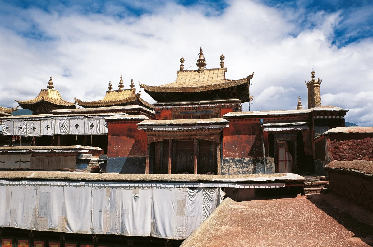 картинка Фотообои Тибетский буддийский храм Юнхэгунот интернет-магазина Фотомили