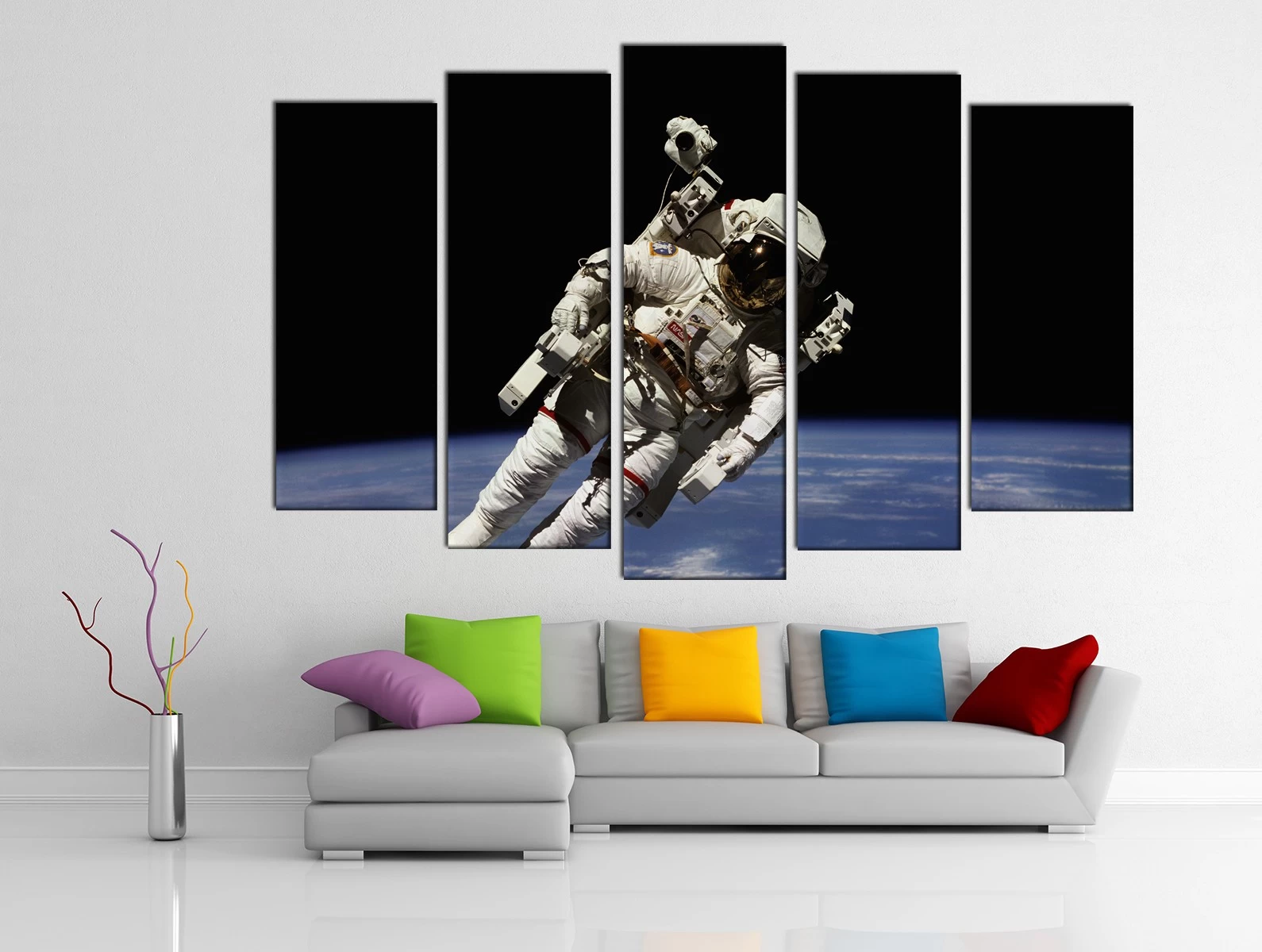 Картина на холсте на заказ Космонавт в открытом космосе