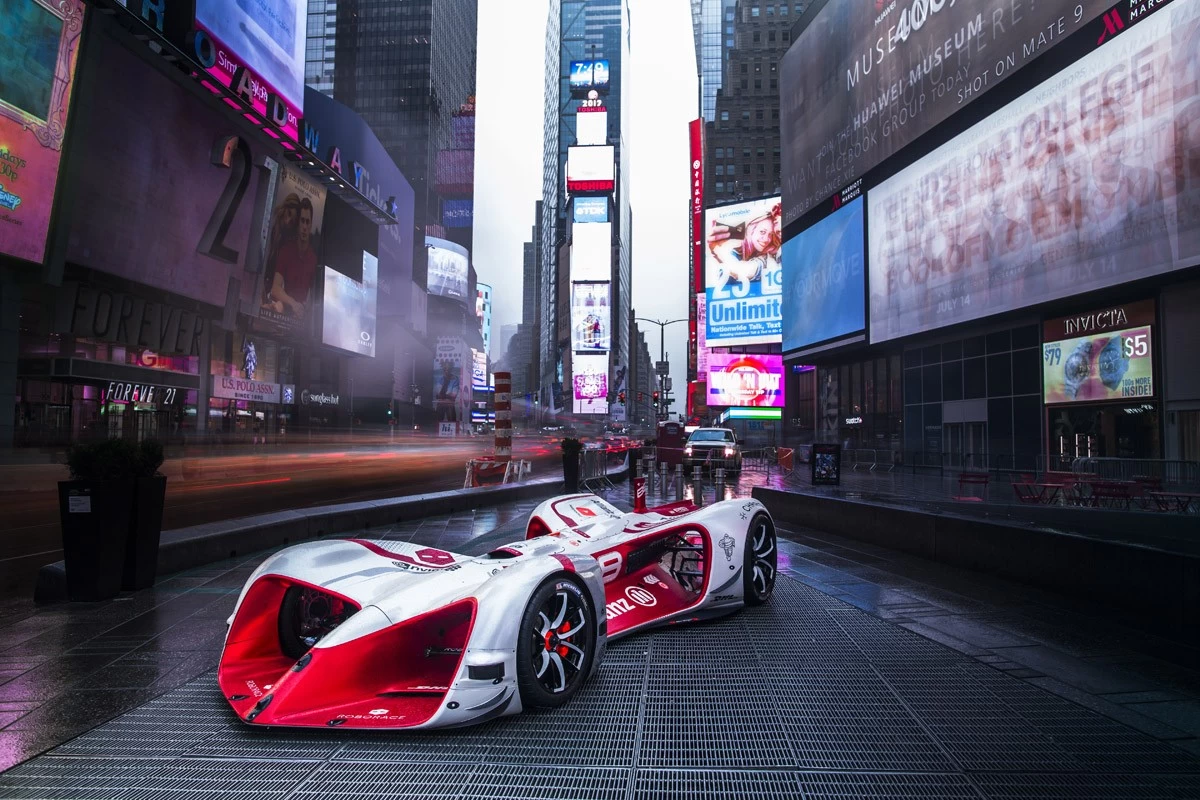 картинка Фотообои гоночная машина на улице Таймс Скверот интернет-магазина Фотомили